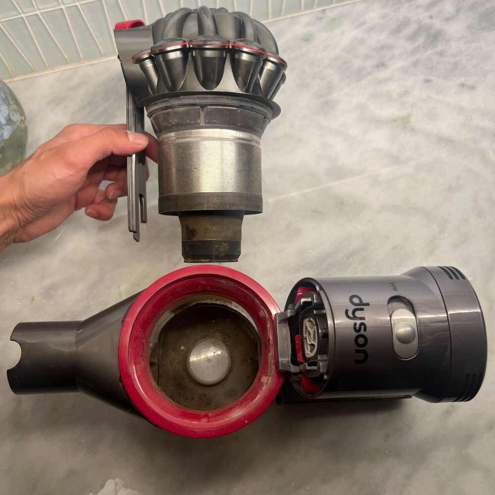 Dyson V7 Trigger SV11 Handheld Cordless Vacuum Battery + Tool AS-IS Untested Rea - Picture 8 of 9